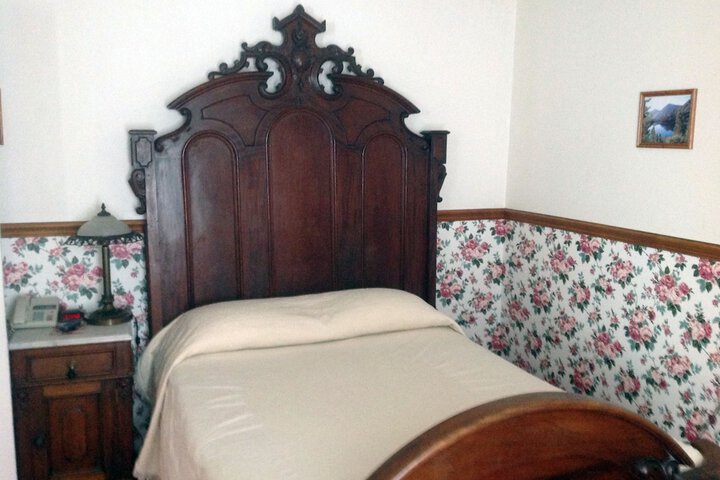 Room 33 of 44