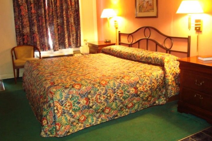 Room 16 of 19