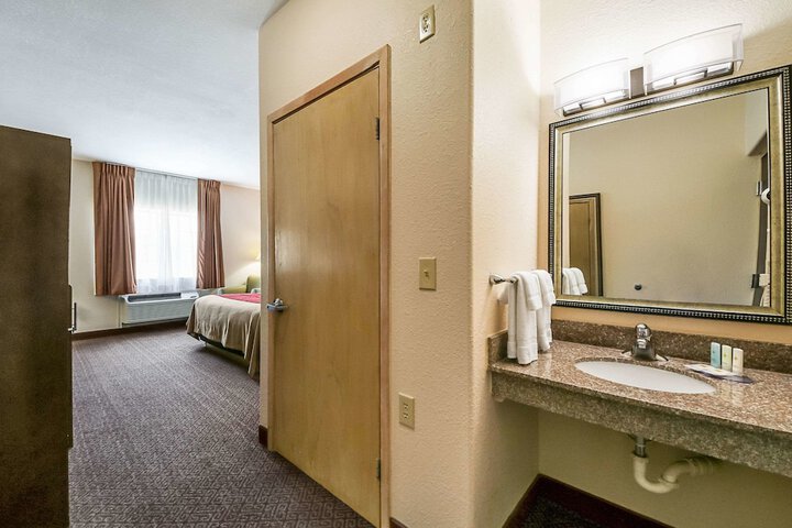Quality Inn Kingsville Hwy 77