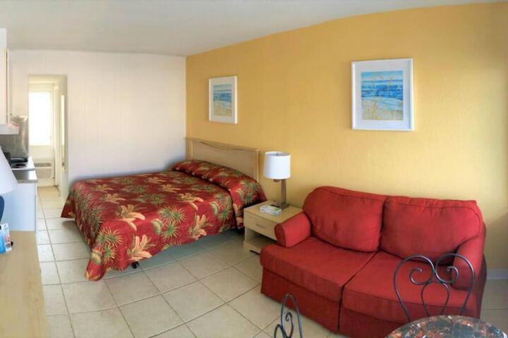 Room 11 of 22