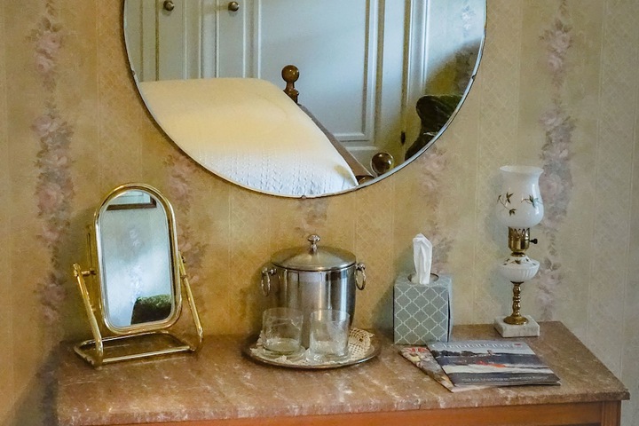 Room 45 of 79