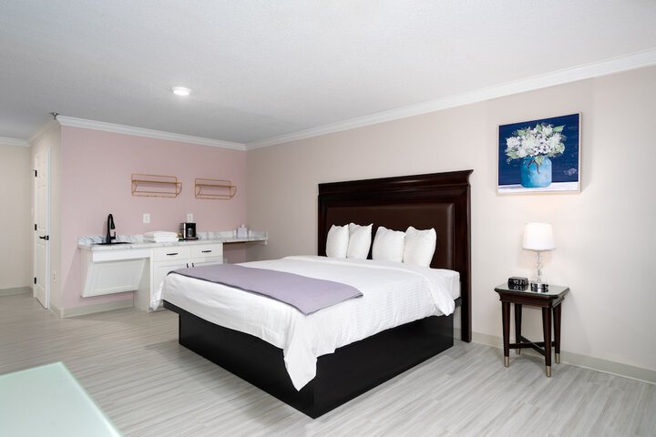Room 30 of 47