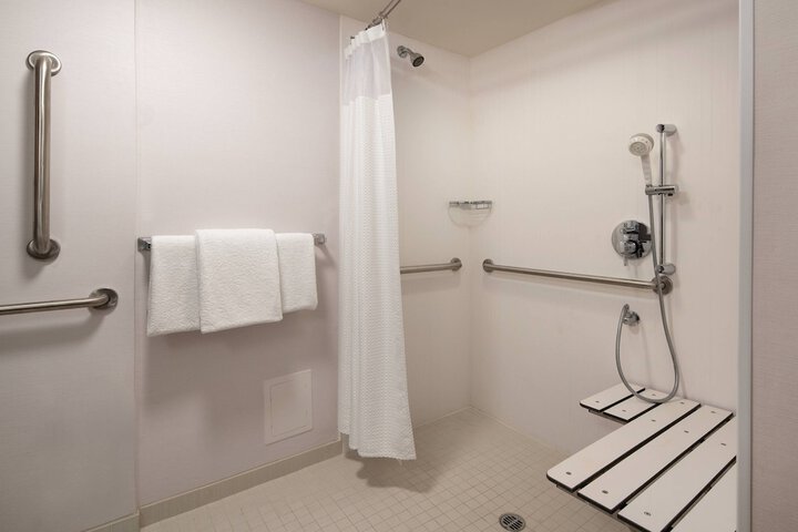 Room 18 of 31