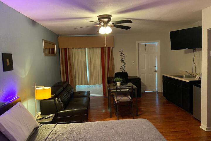 Room 2 of 35