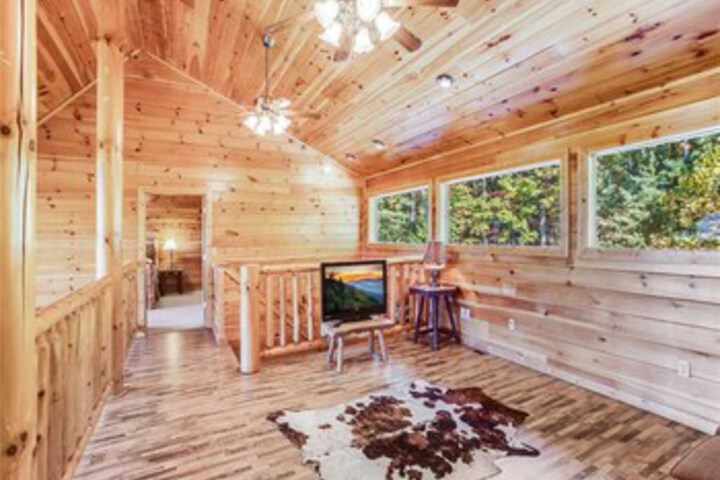Big Bear Lodge Five Bedroom Home