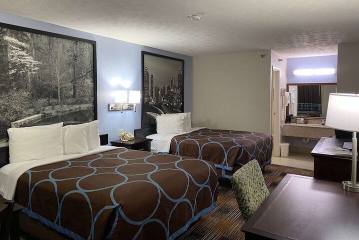 Room 12 of 16