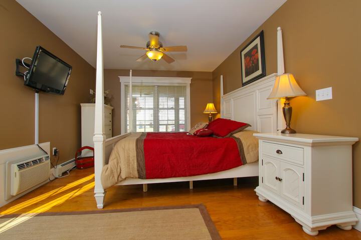 Room 326 of 373