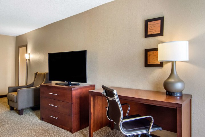 Room 10 of 36