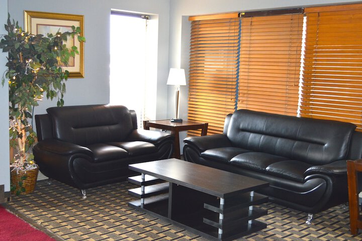 Americas Best Value Inn & Suites St. Cloud