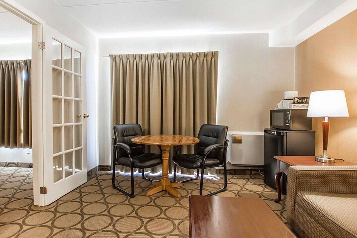 Room 17 of 36