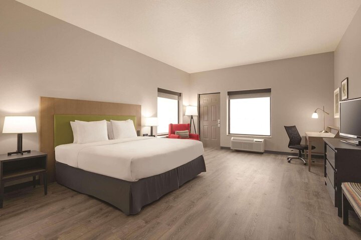Room 21 of 32