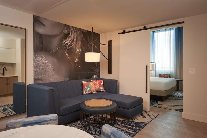 Room 46 of 98