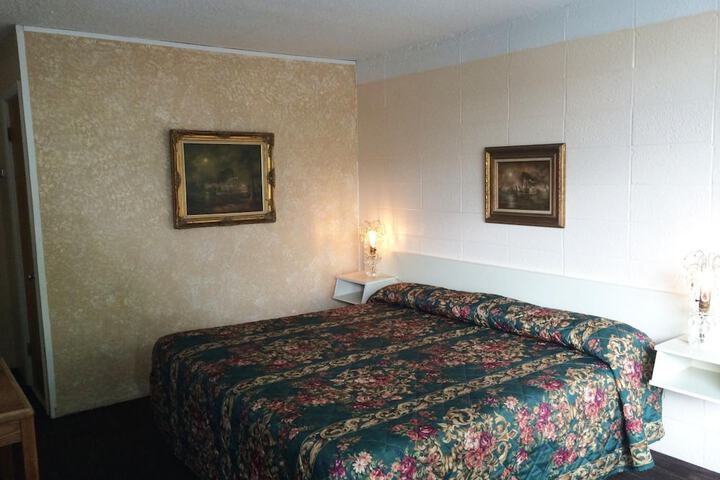 Room 23 of 32