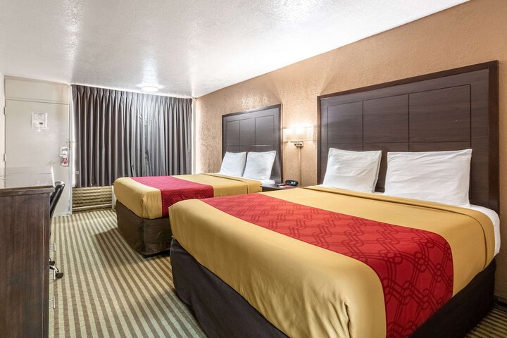 Room 14 of 24