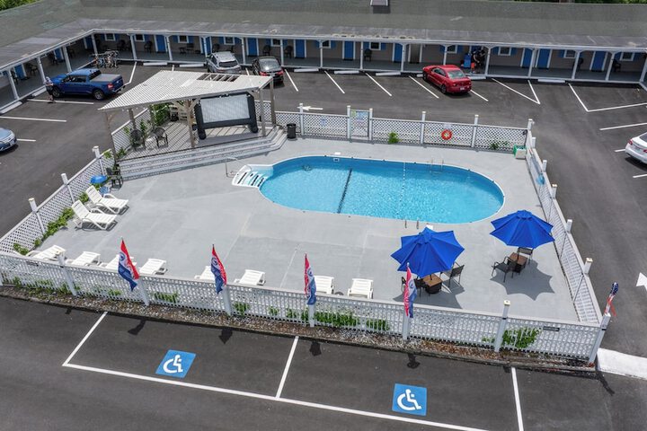 Jonathan Edwards Motel