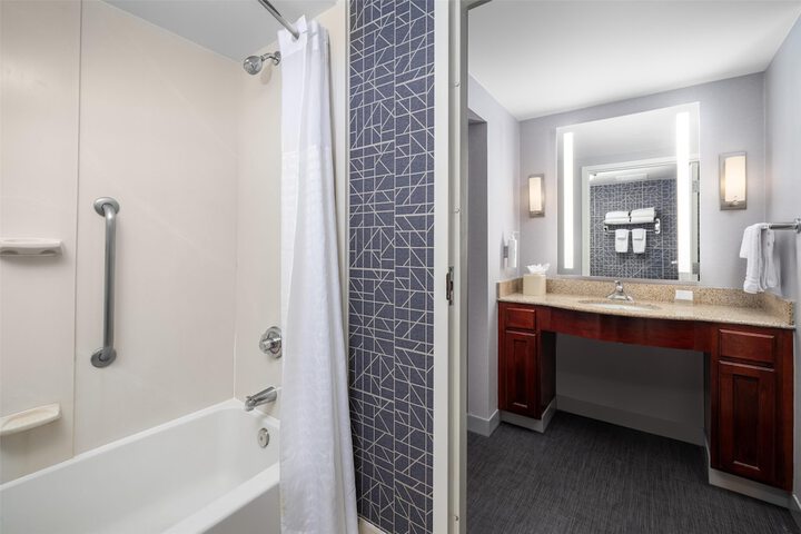 Homewood Suites by Hilton Dulles-North / Loudoun