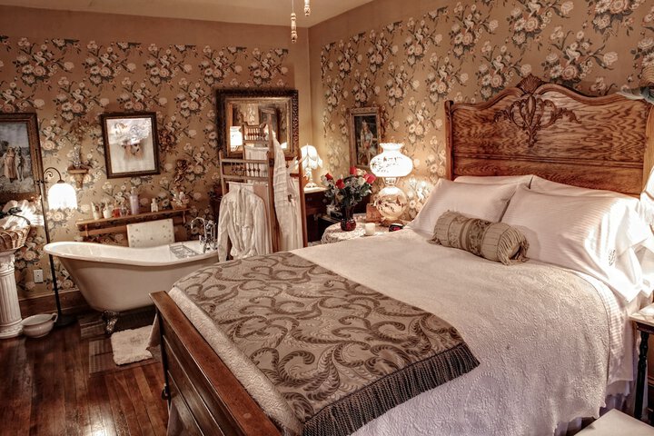 Room 17 of 42