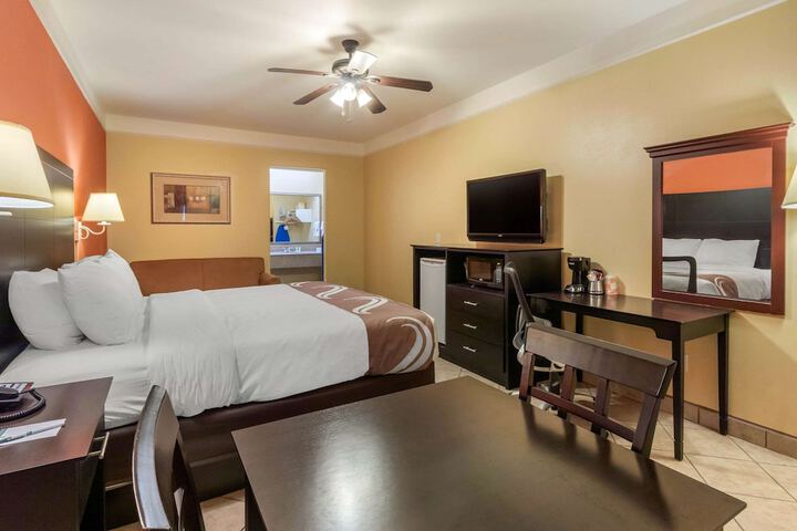 Quality Inn & Suites at the Outlets Mercedes / Weslaco
