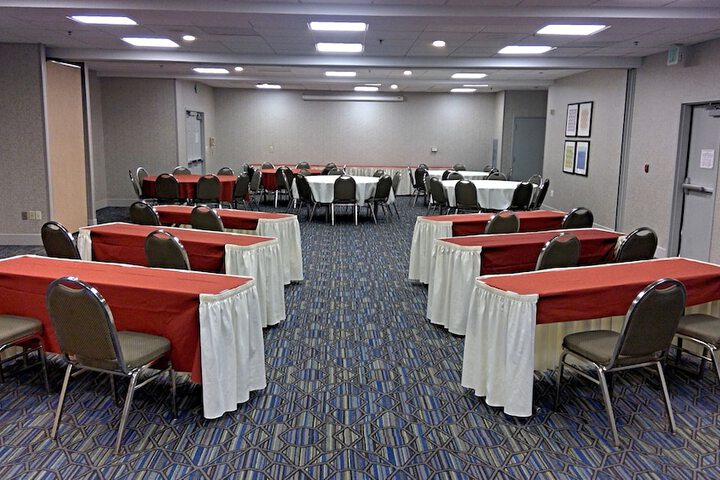 Holiday Inn Express Hotel & Suites Tracy by IHG