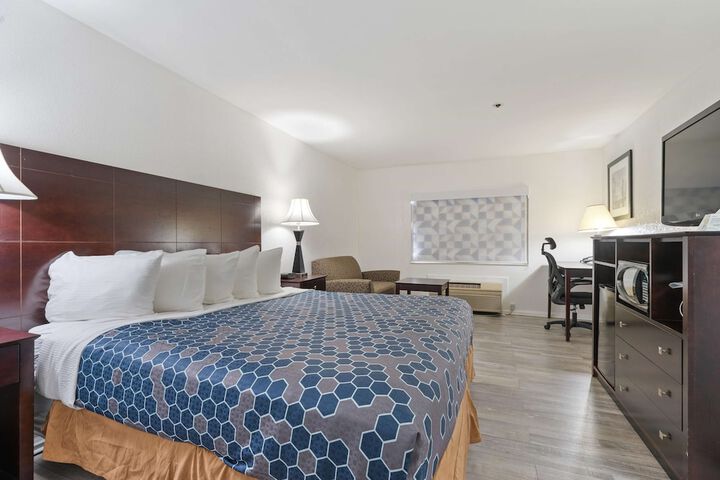 Room 12 of 17