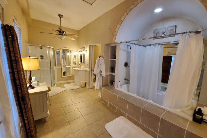 Acorn Hill Lodge and Spa