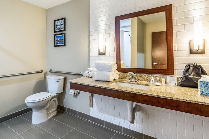 Comfort Suites Channelview - Houston East