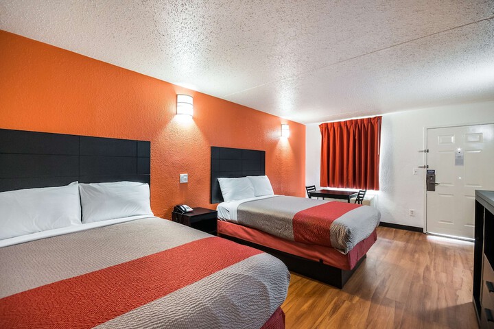 Room 20 of 33