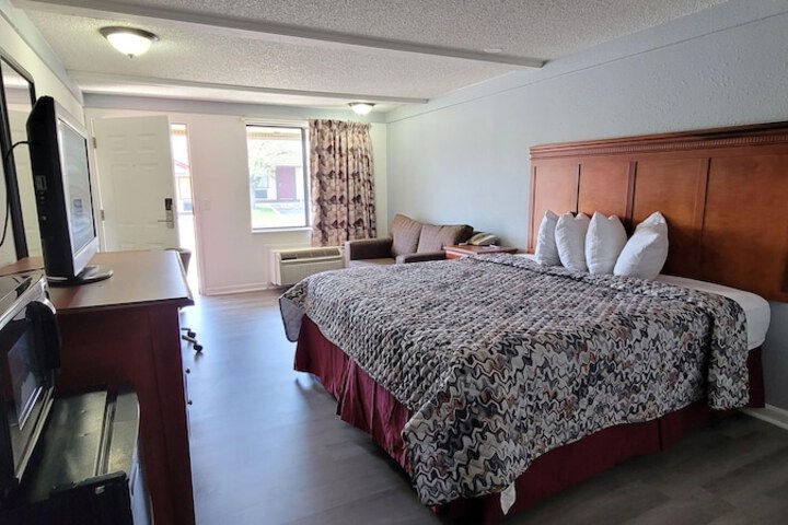 Room 17 of 40