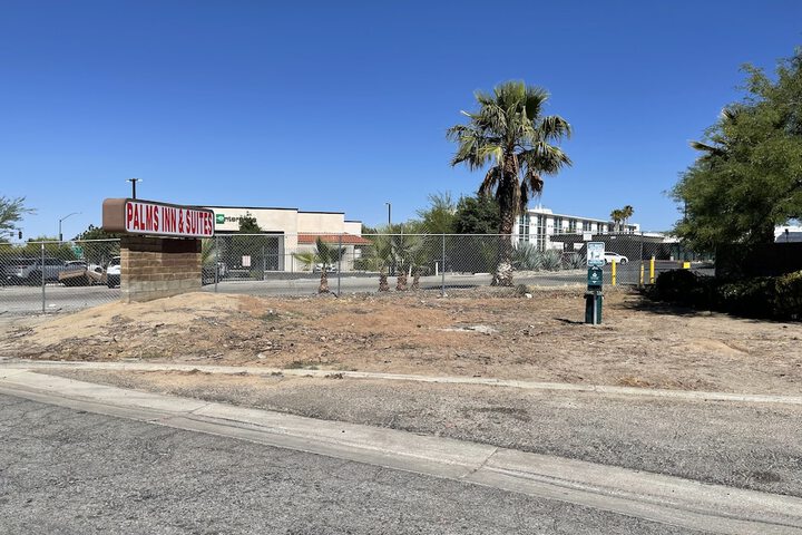 Palms Inn & Suites