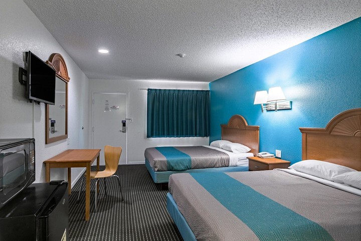 Motel 6 Azle TX