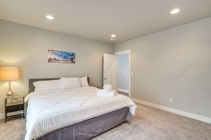 Lovely Walk-out Apt w / Movie Screen: 20 Mi to Slc!