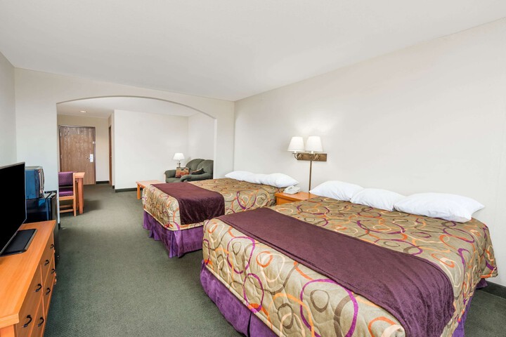 Room 33 of 39