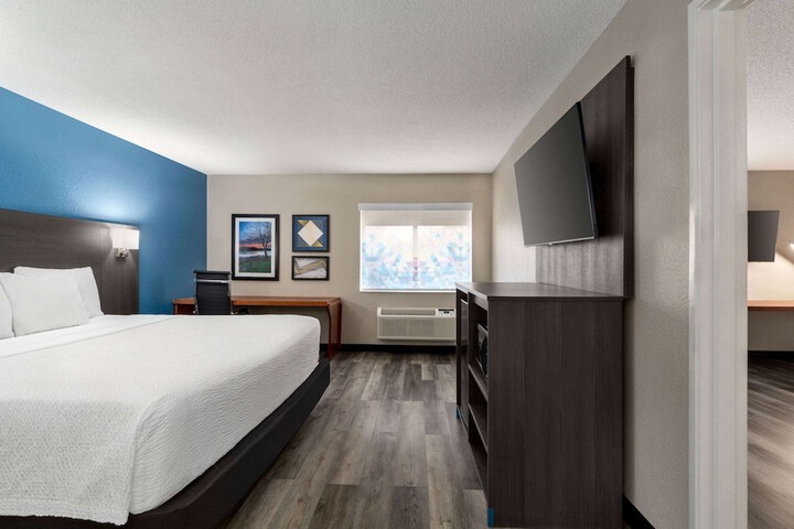 Room 21 of 31