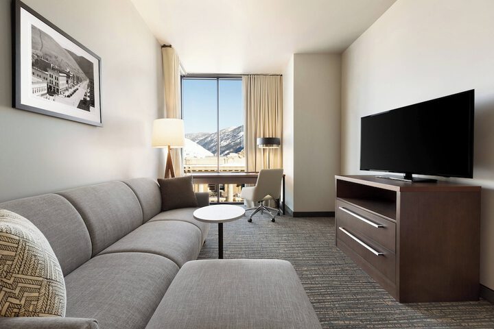 Room 26 of 40