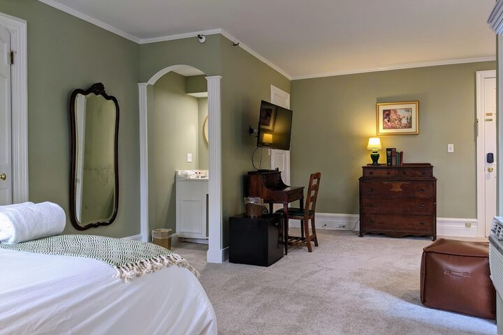 Room 30 of 239