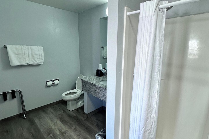 Room 32 of 45