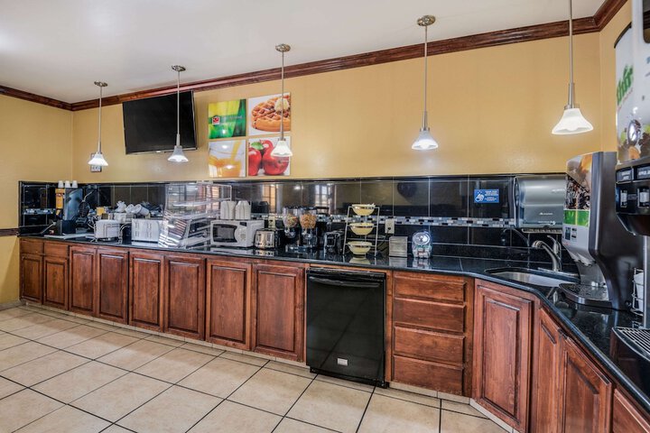 Econo Lodge Lubbock I-27