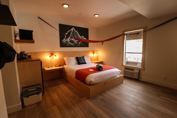 Room 24 of 52