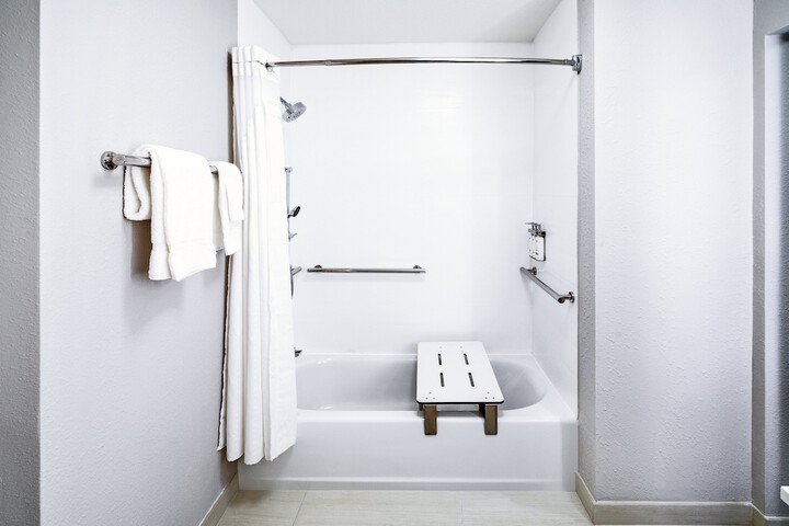 Room 17 of 47