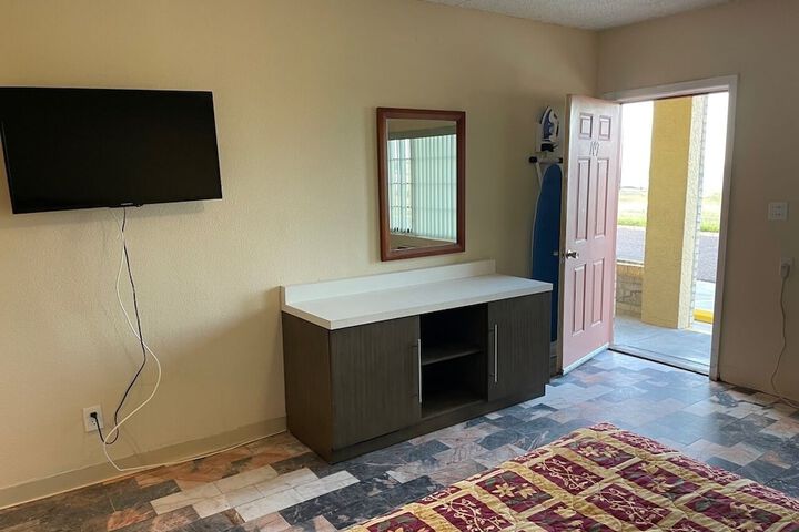 Room 10 of 24