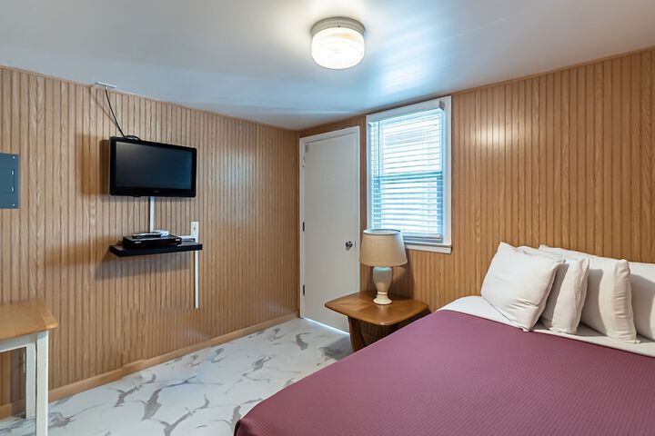 Room 37 of 61
