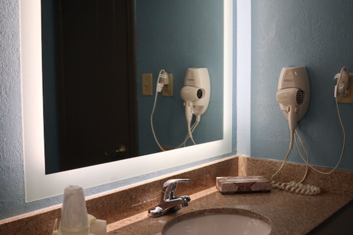 Room 18 of 40