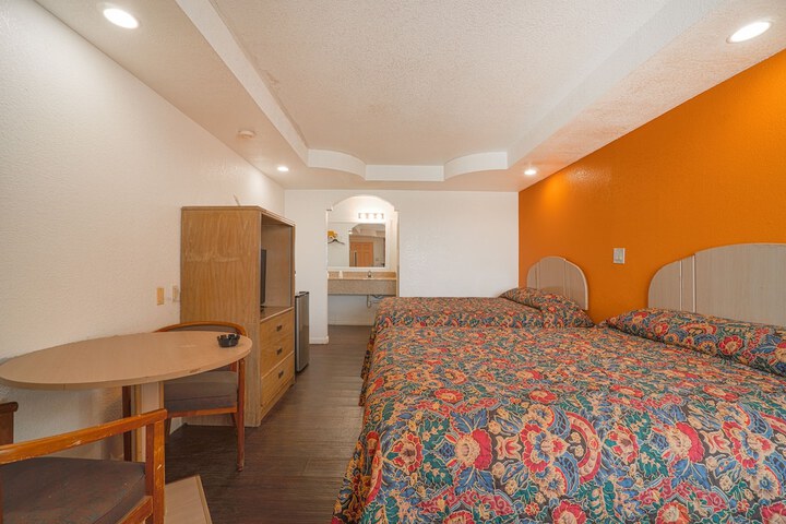 Room 53 of 96