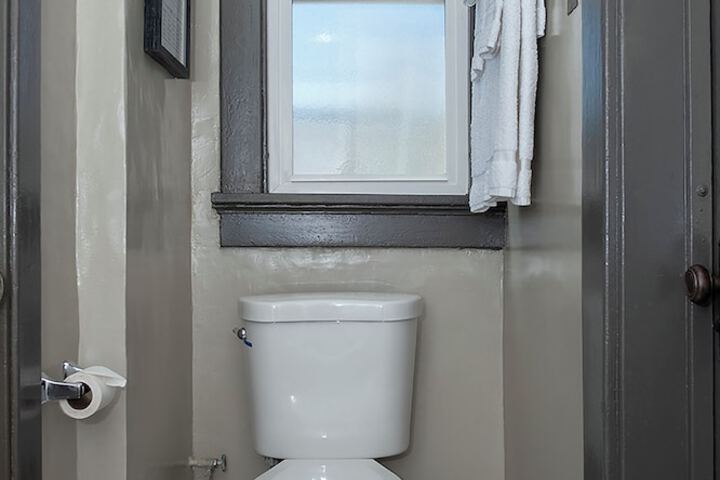 Room 70 of 166