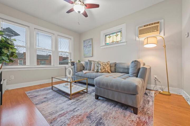 2-Story Stay with Game Lounge & Free Parking Spots - 5 mins to NYC Train