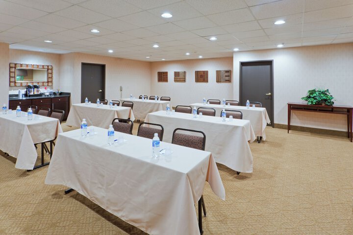 Holiday Inn Express Hotel & Suites Ashtabula-Geneva by IHG