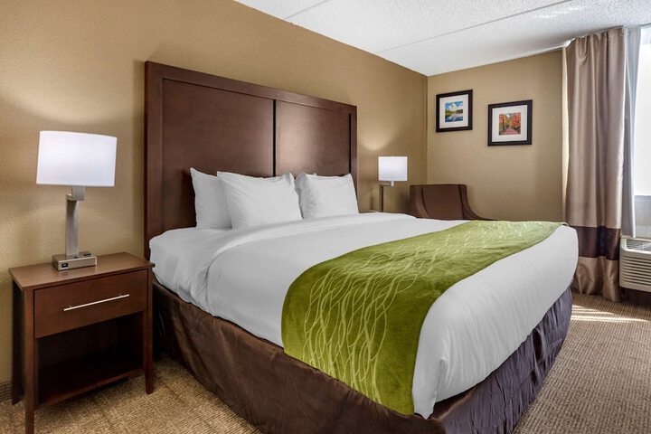 Room 5 of 32