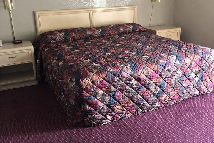 Room 25 of 39