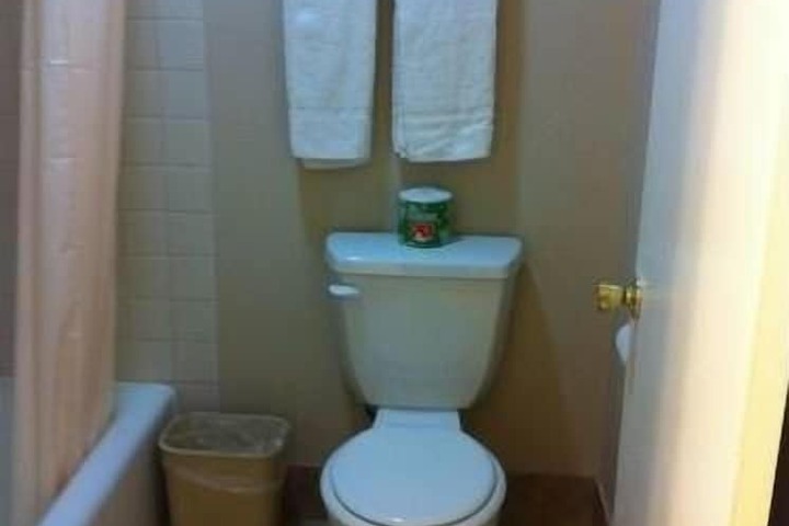Room 12 of 27