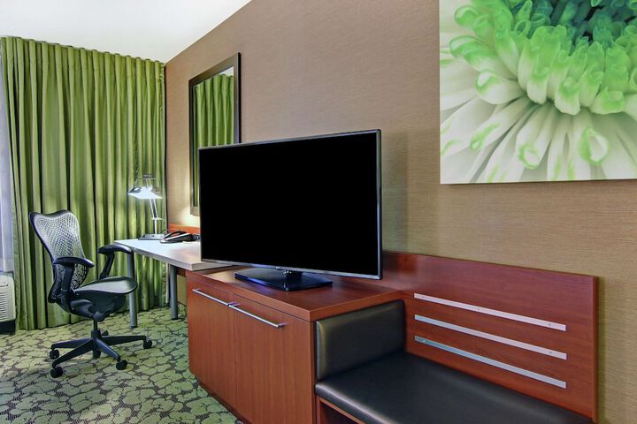 Room 28 of 43